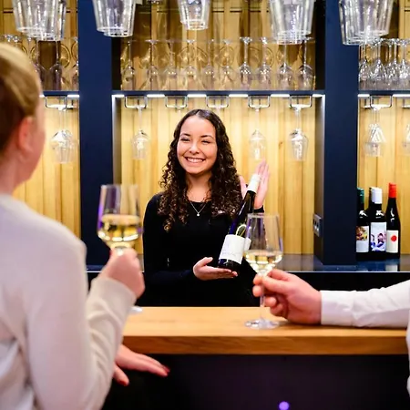 Western Wein- Und Parkhotel Szálloda 4*