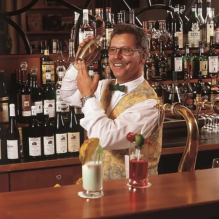 Western Wein- Und Parkhotel ホテル